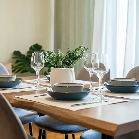 Houseloft White Tower Echo