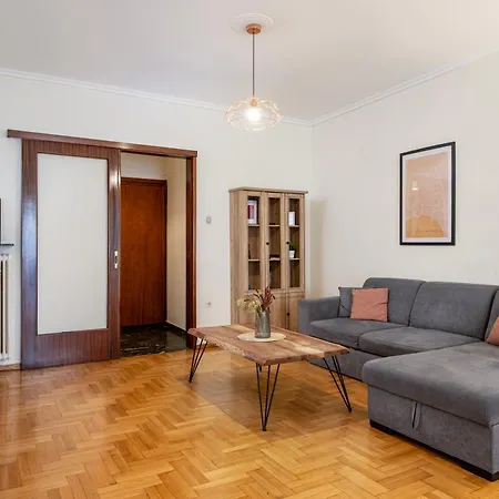 Houseloft White Tower Echo Apartman *