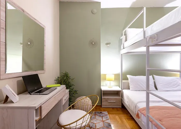 Houseloft White Tower Echo